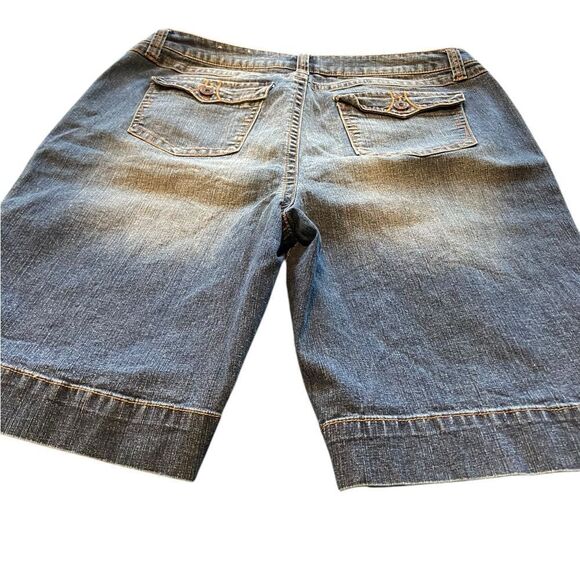 Cato size 16 denim shorts new never worn see pics - Picture 2 of 2